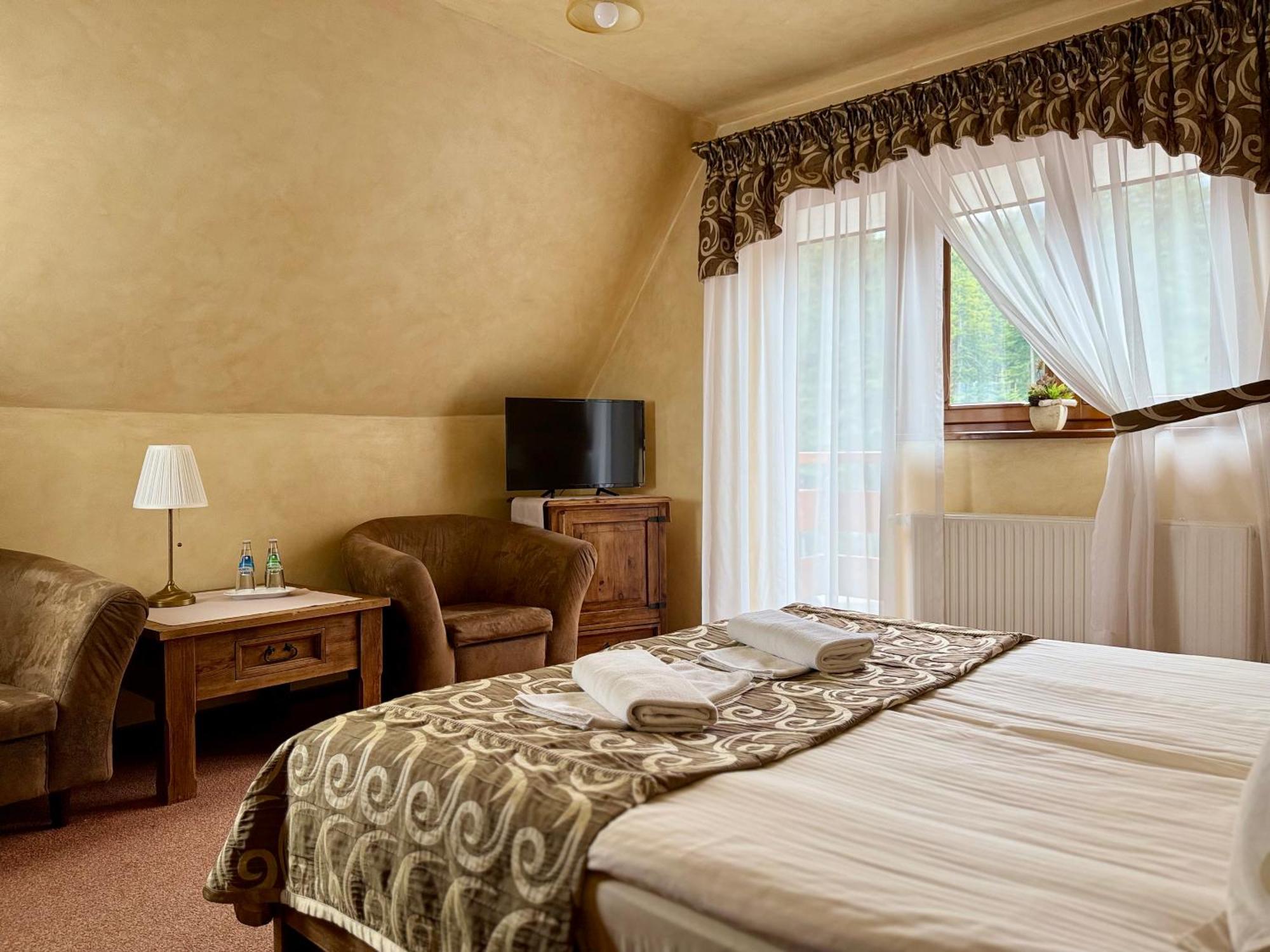 Hotel Dwor Karolowka — Zdjęcia 2