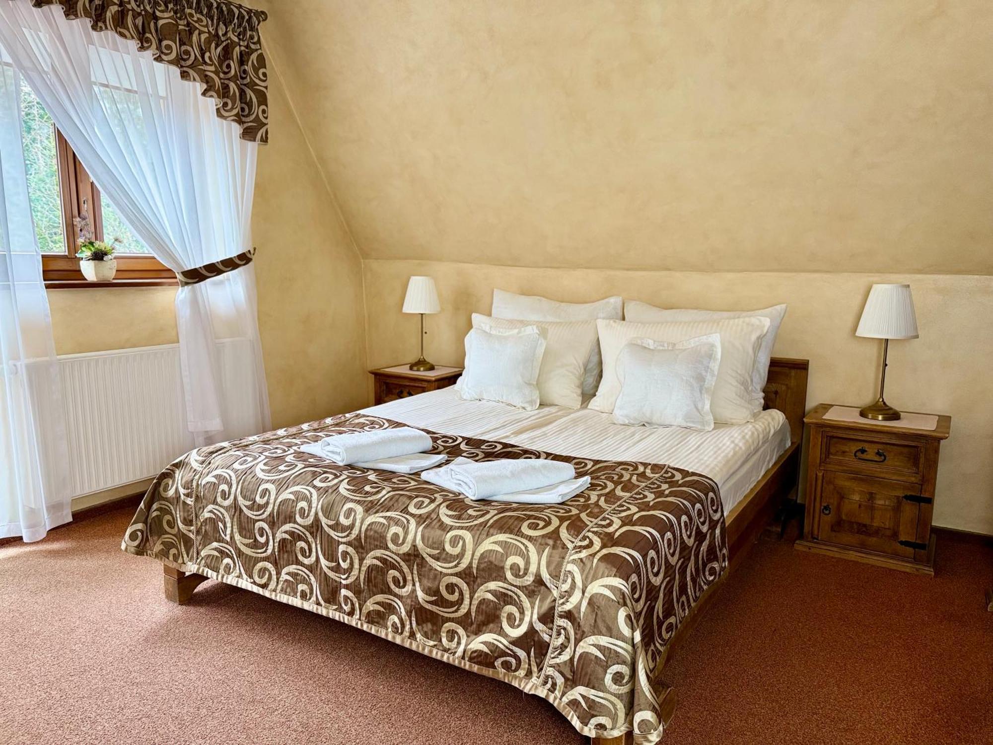 Hotel Dwor Karolowka — Zdjęcia 3